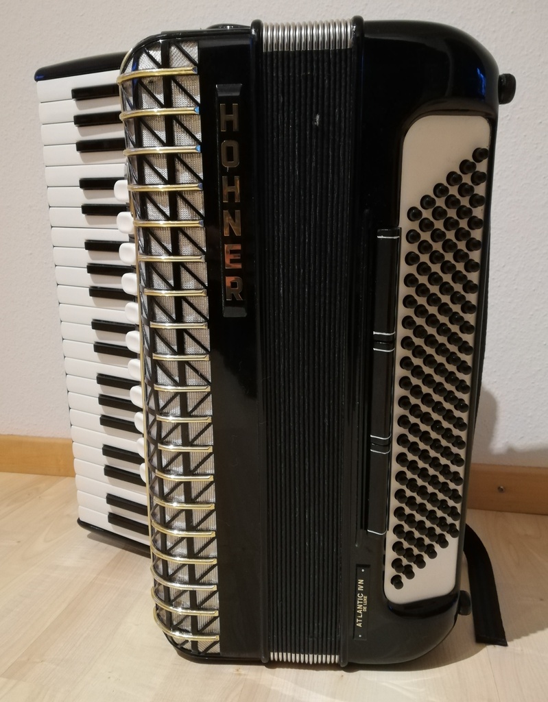 Hohner Atlantic IV N